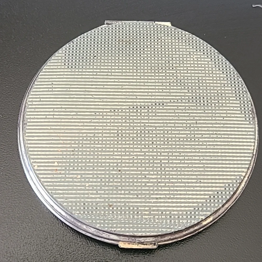 Vintage powder compact
